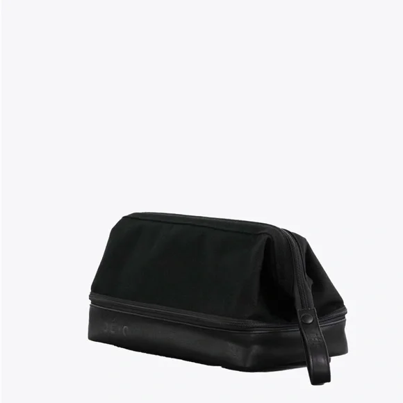 BEIS black toiletry Travel Bag in excellent condition. - Picture 5 of 9